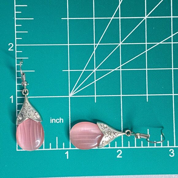 Dangle Drop Earrings Striated Pink Teardrop Stones With Silver Tone Caps - Picture 8 of 8